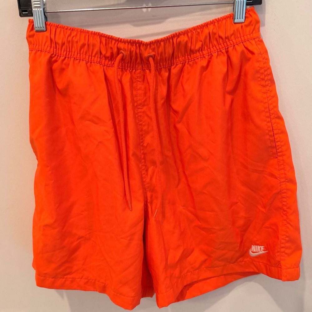Nike Mens Sportswear Woven Flow Shorts Orange FN3307-819 Small